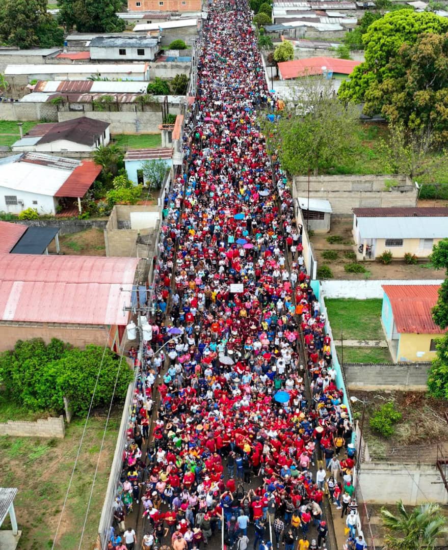 #5May | 🇻🇪 📢 ¡ETIQUETA DEL DÍA! ▶️ #LasSancionesNoNosDetienen ¡Vamos pa’ lante!