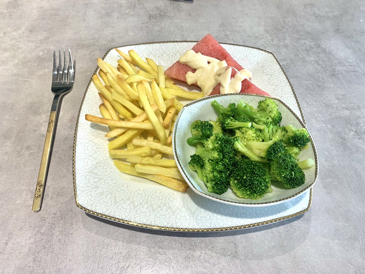 oomfs how many calories do u guys think this is