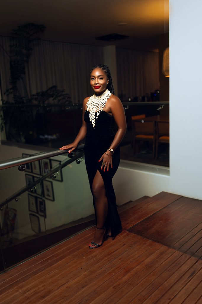 EliteShooter___'s tweet photo. The timeless allure of an elegant lady. 

Copyright ©2024 All rights reserved | The Elite Shooter 

#believer #liberianphotographer  #photo #explorepage #vouge #photographer #beachfestival #beautiful #art #sony #nwe #africa #model #smile #potraitstream #portraitstream #explore https://t.co/81569TvtsS