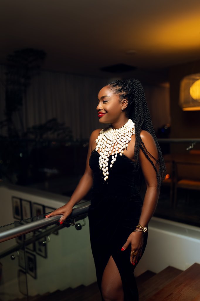EliteShooter___'s tweet photo. The timeless allure of an elegant lady. 

Copyright ©2024 All rights reserved | The Elite Shooter 

#believer #liberianphotographer  #photo #explorepage #vouge #photographer #beachfestival #beautiful #art #sony #nwe #africa #model #smile #potraitstream #portraitstream #explore https://t.co/81569TvtsS