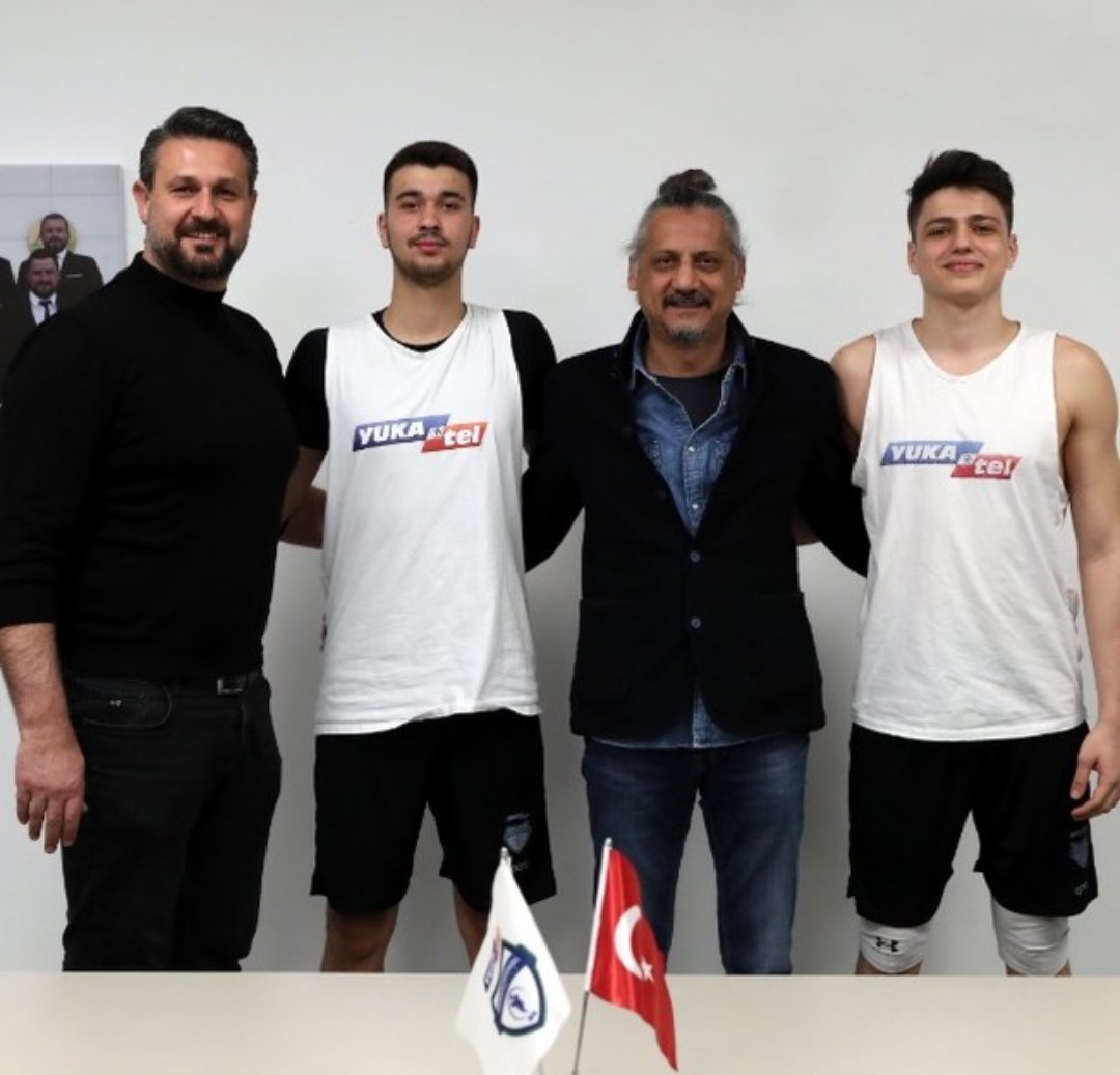 Yukatel Merkezefendi forması giyen Atahan Altıok (04') ve Ataberk Aksu (04'), Basketbol Süper Ligi kariyerlerindeki ilk maçına Bahçeşehir Koleji karşısında çıktı.