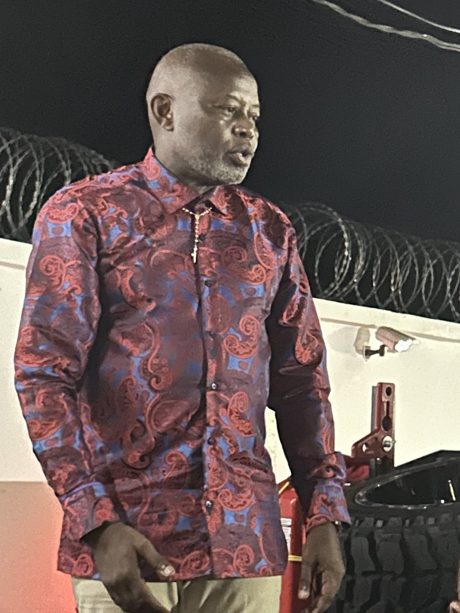 Aphy Badaga Mubagwa O’ A.B.M. O’ (@aphybad70) on Twitter photo Excellence, rien ne vous arrivera qui ne soit dans le plan de Dieu. Ni les coassements des politichiens, ni les croassements des ingrats, des affidés et ennemis de la RDC n’y changeront rien. Dieu a déjà dit. <a href="/BillyKambale1/">Billy Kambale</a> <a href="/Bibishe6/">Bibishe Pascaline N</a> Excellence, rien ne vous arrivera qui ne soit dans le plan de Dieu. Ni les coassements des politichiens, ni les croassements des ingrats, des affidés et ennemis de la RDC n’y changeront rien. Dieu a déjà dit. <a href="/BillyKambale1/">Billy Kambale</a> <a href="/Bibishe6/">Bibishe Pascaline N</a>