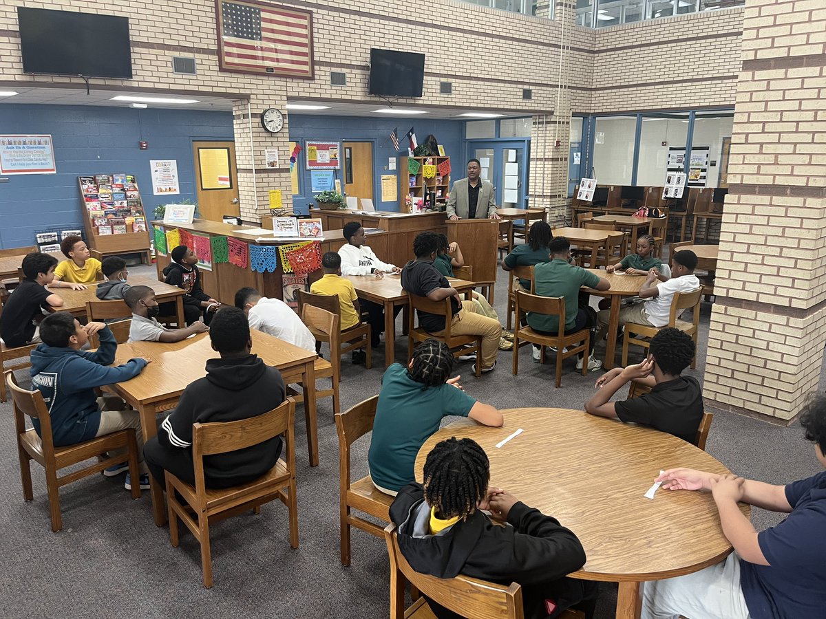 Thank you to @desotoisdeagles Trustee James Durham who came out and shared with our young men about his journey as a man from Pleasant Grove to @PVAMU to leadership in our district. #SpeakerSeries