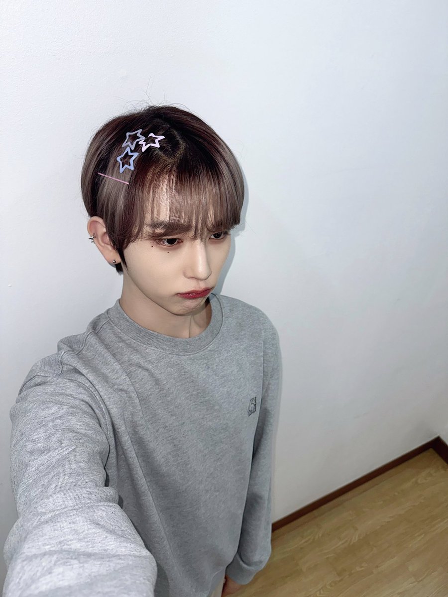 by_EPEX's tweet photo. [#백승]
 
어린이날? 이거 내 날이잖아 ㅋ

#EPEX #이펙스 #BAEKSEUNG #백승 #백전백승 https://t.co/YYt0D2Hpw0