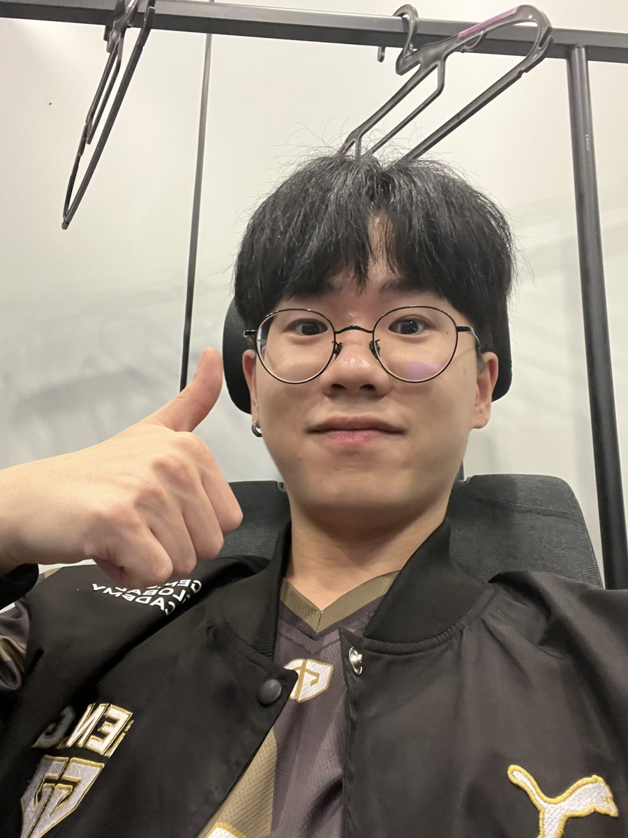 we made it!!! VS @DRX_VS 2:1 !!! great comeback We're different today. We've grown more I'm so proud and happy!! we going shanghai!! 🥳🥳🥳