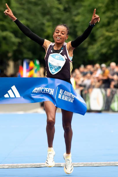 Lemi Berhanu, Bedhatu Hirpa complete an #Ethiopia|n double at Prague International Marathon fanabc.com/english/lemi-b…