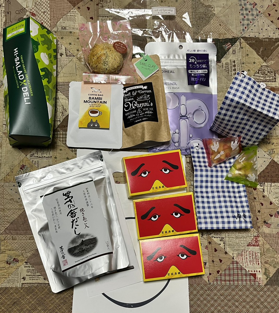 manyontetunyon's tweet image. 一日経って
ようやく魂が戻ってきた感じです

出演者の皆様から
いただいたサイン

CDにバッジにステッカー

ファン仲間からいただいたお土産

いろいろ考えて選んでくれたのかな？
アールグレイの文字に
思わず笑顔になってしまいます

素敵な時間と想い出を
ありがとうございました♡

#AnotherBlend