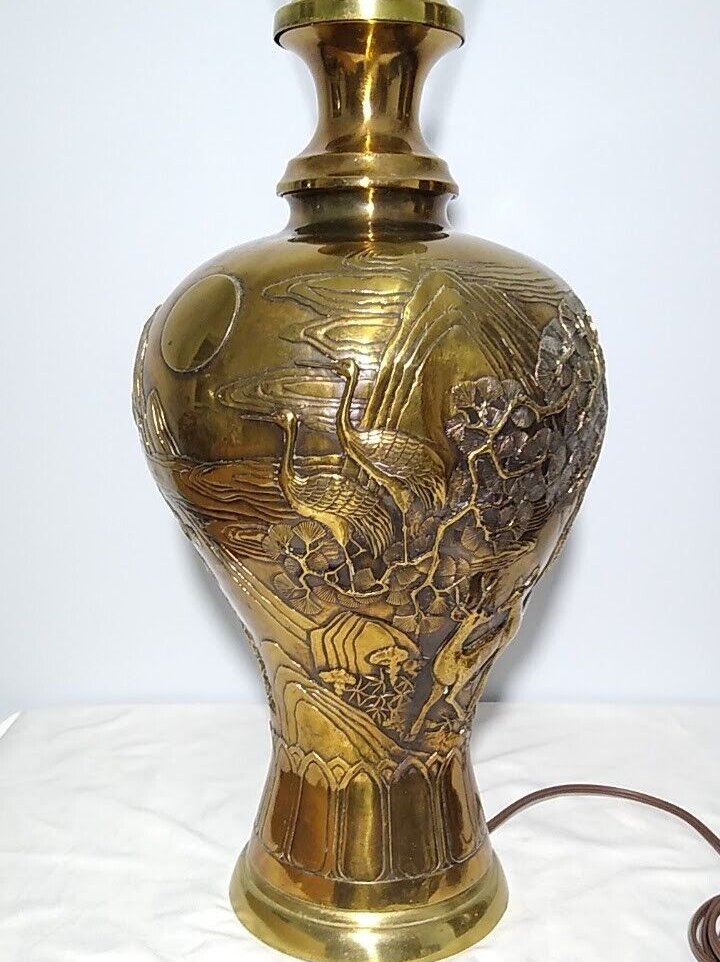 Check out Large Oriental Ginger Jar Style Ornate Wildlife Brass Lamp ebay.com/itm/2663325750… #eBay via @eBay 
#lamp #lamps #lampsforsale #orientaldecor #homelighting #homedecor #animaldecor #brasslamp #ebayfinds #lampshop