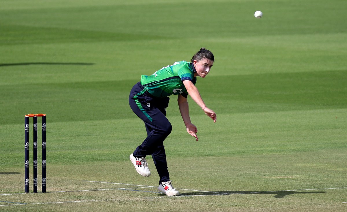 Kelly gets us our first breakthrough in her first over of the game. ▪️ Ireland 110-9 (20 overs) ▪️ Scotland 51-1 (8 overs) SCORECARD: bit.ly/3QyMcMZ WATCH: icc.tv #IREvSCO #BackingGreen ☘️🏏