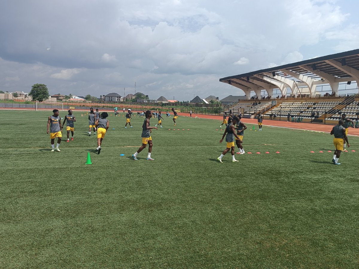 Light warm up session  for the boys before 3pm kickoff here at the Awka City Stadium, Anambra State.

Solution FC V Warri Wolves beckons.

#SOLWOL #MD21 #NNL24