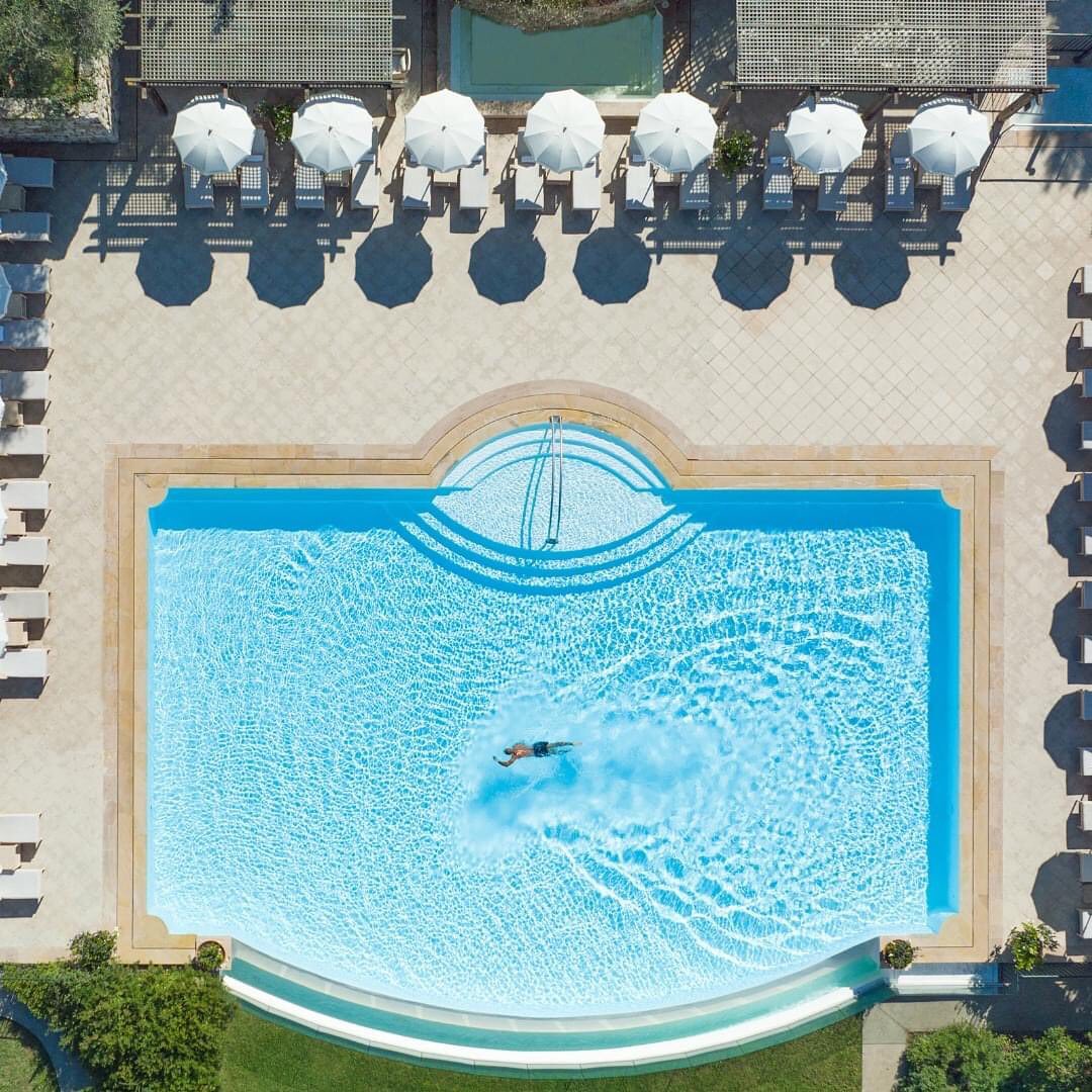 #leweekend #theweeknd #stpauldevence #frenchriviera #cotedazur #rivieralifestyle #chateaustmartin #masterpiece #hotels #vence #chateau #swimmingpool #pool #bleu #luxurylifestyle #luxuryholiday #lifestylephotography #travelphotography   #beyondcoolmag #motion #travel #urban #life