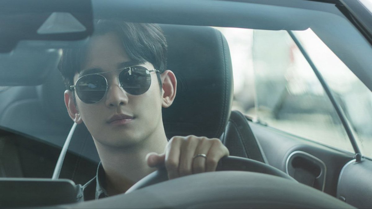 kdrama_menfess's tweet image. •kdm• 

Isi script nya Kim Soohyun x Kim Jiwon buat Queen of Tears era honeymoon be like:

Kiss💋💋💋kiss💋💋💋kiss💋💋💋

Di special episode 2 tvN ngasih clips kissing mereka yg lebih banyak guys, termasuk yg di atas mobil ini🤧 meskipun masih  (cont..)