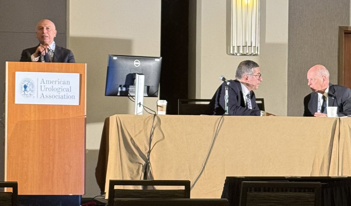 @PorpigliaF nicely presenting augmented reality at @Endo_Society meeting moderated @Dr_JihadKaouk and @DrJohnDenstedt during @AmerUrological Congress