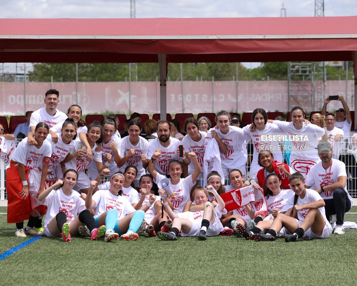 🏆 El Femenino Cadete, nuevo Campeón de Primera Andaluza

#️⃣ #CanteraSevillaFC #SevillaFCFem #TDSDeporte #SevillaFC #FutFem 

📷 @RafaeromanSport

🔗 elsevillista.net/2024/05/el-fem…