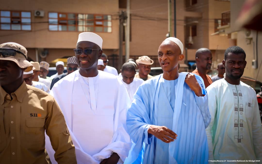 Daouda90573741's tweet photo. Représentant le Pr @Macky_Sall,une fort délégation conduite par le Pr Amadou Mame diop à la 83 ème édition du #Daaka de Médina Gounass.le message du Président Macky SALL, auprès du Khalife,Thierno Ahmadou Tidiane BA. Un message d’affection et de considération a Médina Gounass. https://t.co/7cWkdDF6wX
