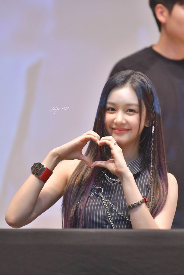 Phaarita's tweet photo. @AmourePetite @PetiteMouro @Wonyoungg “eitss, ga cuman sertifikat aja koo.. kita juga siapin hadiah yang paling berkesan buat kalian 🥹, tolong dibaca dari a samapai z yaa. ayayu gardienskuuu” lanjutnya
{ https://t.co/zz1iTRkxfl } https://t.co/0nuWB1anWU