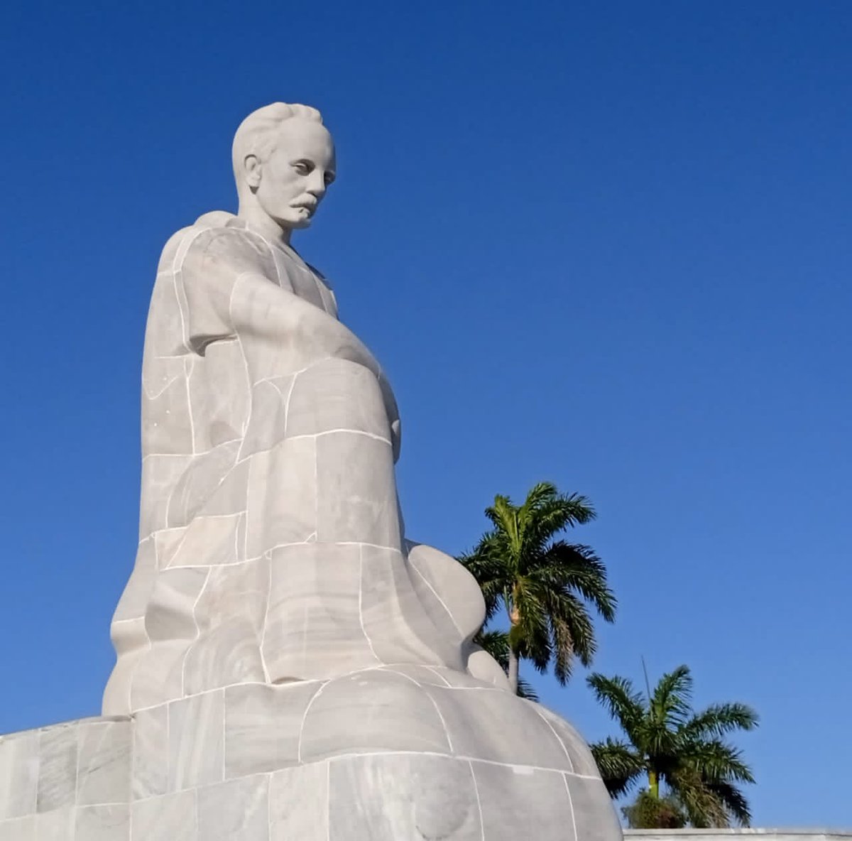 Es justo hoy rememorar a Martí. Ese histórico encuentro con Gómez y Maceo en 'La Mejorana' en 1895. Se organizaba la Guerra Necesaria. #CubaViveEnSuHistoria