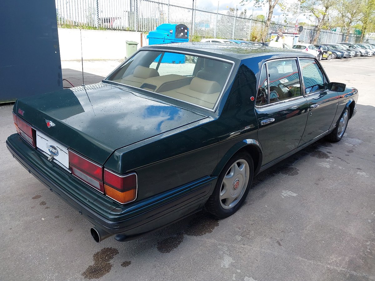 Get yourself a classic! 🚘 1996 Bentley Turbo R LW: ow.ly/kz4j50RwqrS 🛠️ CAT N | Front | Side | Dents & scratches 📅 Auction date: 08/05/24, 12pm, Skelmersdale/Chester
