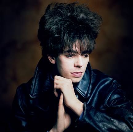 Happy 65th birthday to one of the most distinctive voices in 80s modern rock, Echo and the Bunnymen's front man Ian McCulloch. Bring on the dancing horses...