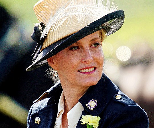 The Duchess of Edinburgh at the Royal Windsor Horse Show today.
#SophieDuchessofEdinburgh #sundayvibes  #SundayMotivation
#DuchessofEdinburgh #SuperSophie #PrincessSophie #TeamSophie #RoyalFamily #TeamEdinburgh  @RoyalFamily