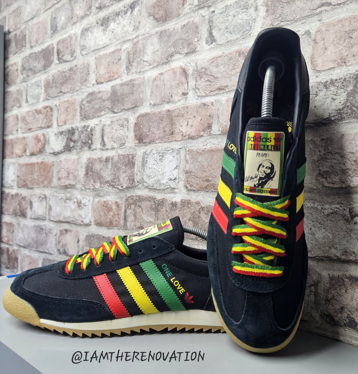 Iamtherenovati1's tweet image. Marley - custom popping on these black  Joggen 🇯🇲👟😎 🌴

✌ 

Inbox for all enquiries 👍 

#iamtherenovation #angelusdirect #threestripes  #bobmarley #Reggae