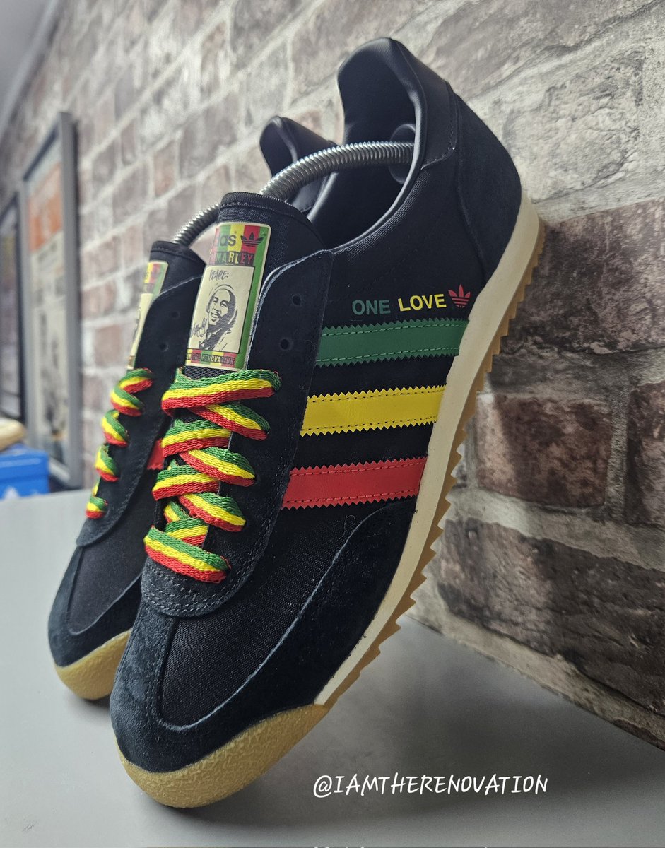 Iamtherenovati1's tweet image. Marley - custom popping on these black  Joggen 🇯🇲👟😎 🌴

✌ 

Inbox for all enquiries 👍 

#iamtherenovation #angelusdirect #threestripes  #bobmarley #Reggae