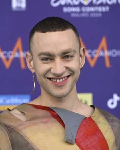 Olly on the Turquoise Carpet, Eurovision 2024 🌀🌀🌀@alexander_olly @yearsandyears #ollyalexander #yearsandyears #Eurovision2024 #dizzy 🌀🌀🌀