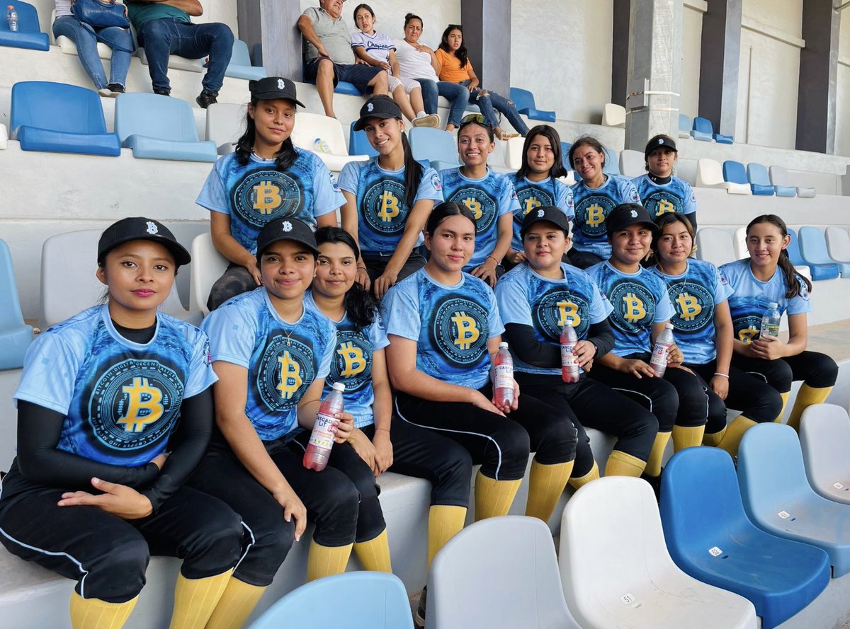 FUN FACT: The #Bitcoin Guerreras, an all-girls baseball team, are now playing in El Salvador 🇸🇻