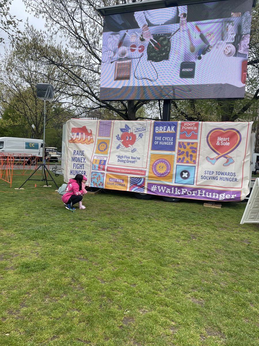 Feeling blessed to be here today to help break the cycle of hunger in our city! 💙 <a href="/projectbread/">Project Bread</a> #walkforhunger