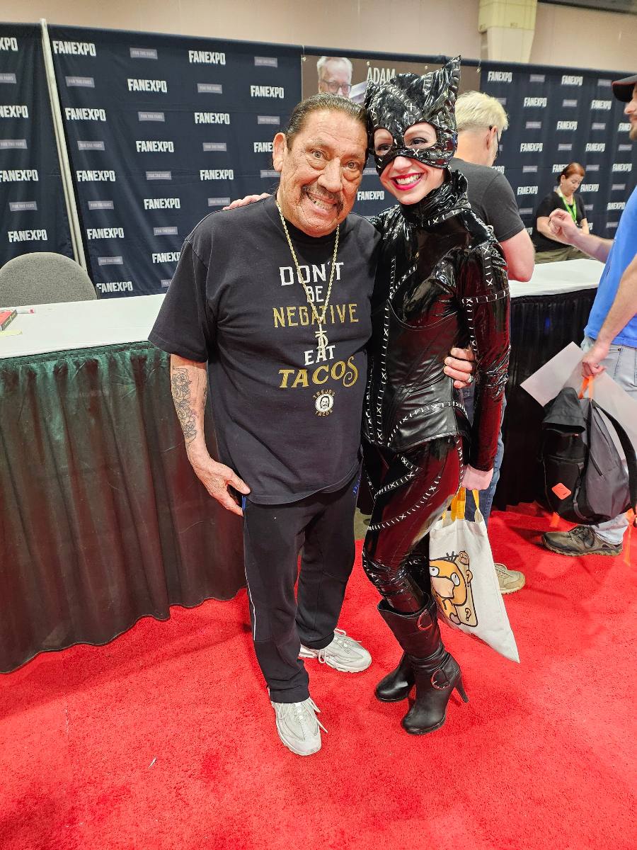 My first day at @FANEXPOPhilly! Great seeing @ChevyChaseToGo and everyone here! Come stop by and say hello to your Uncle Machete today at #FANEXPOPhiladelphia