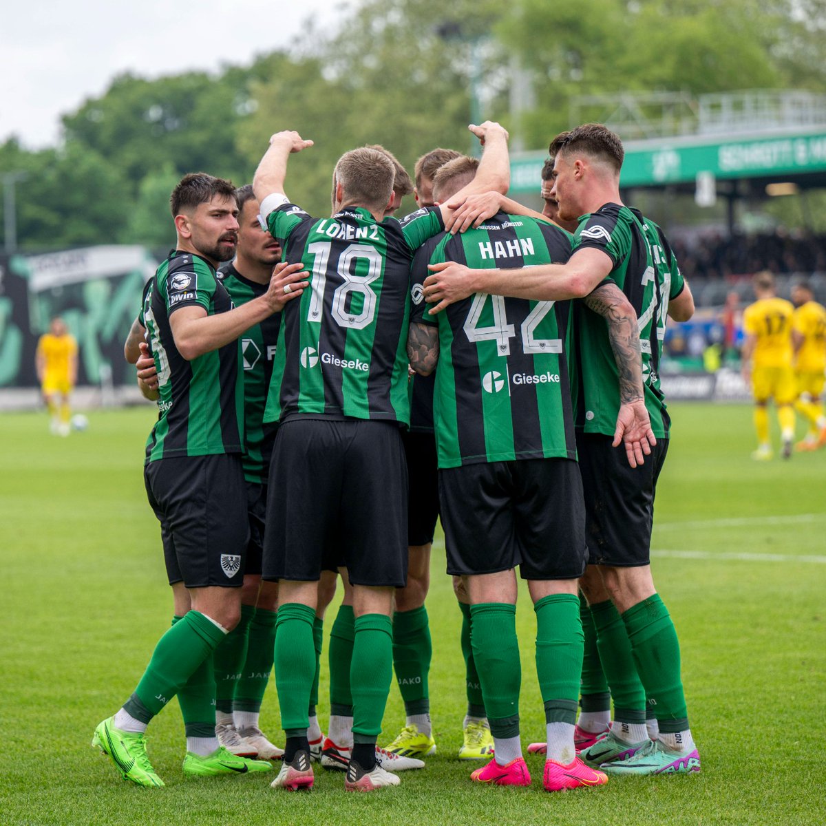 Münster lässt nichts anbrennen und springt mit einem 4:1-Sieg gegen den @ersterfcs auf Tabellenrang 2️⃣🙌 #3Liga #zeigtsuns #fu3ball | 📸 IMAGO