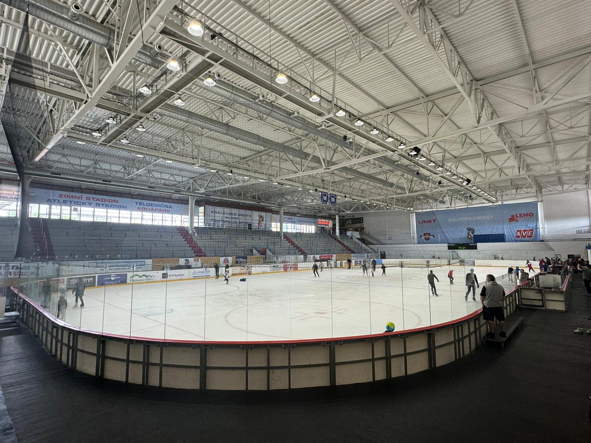 🇬🇧 GB have arrived at their training base in Slany ahead of the World Championship which gets under way in Prague next weekend. 🏒 The camp includes a game with Kazakhstan on Tuesday at 5pm (4pm UK) at the Herberk Arena. 📝 Read more ➡️ tinyurl.com/c6y8jyfu