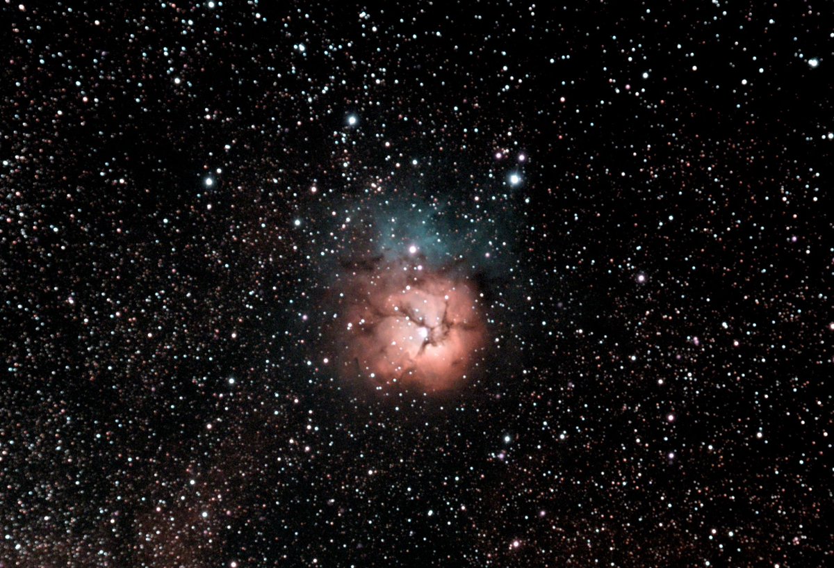 294mc proの初撮り、第三弾。
M20 三裂星雲です。
薄明が、来てしまい41分しか撮影出来なかった。QBP使用。