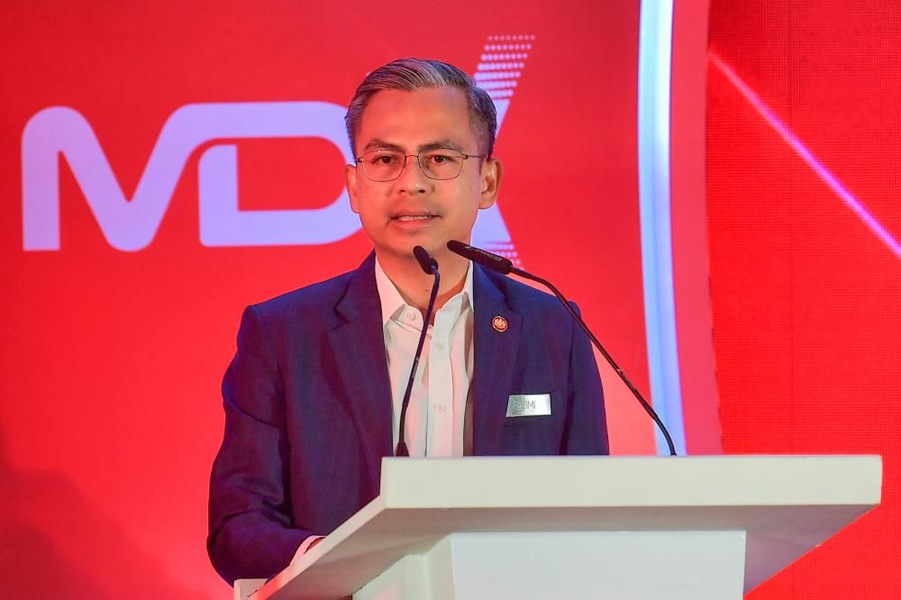 Menteri Komunikasi, Ahmad Fahmi Fadzil beranggapan bahawa kedudukan terkini Malaysia dalam Indeks Kebebasan Media Dunia 2024 RSF adalah lebih baik berbanding di bawah kerajaan terdahulu Kedudukan Malaysia jatuh ke tempat ke-107 pada tahun ini, berbanding ke-73 tahun sebelumnya