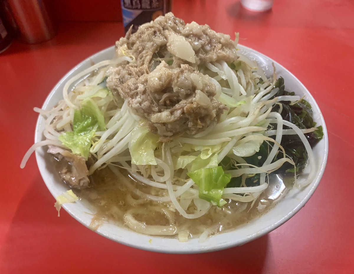 ラーメン二郎 松戸駅前店Ⅲ
小ラーメン
にんにくあぶら中華風ワカメ

遠征帰還1杯目の二郎はホーム松二っ‼︎
告知の中華風ワカメ有りました😇無料だなんてありがたいよね！