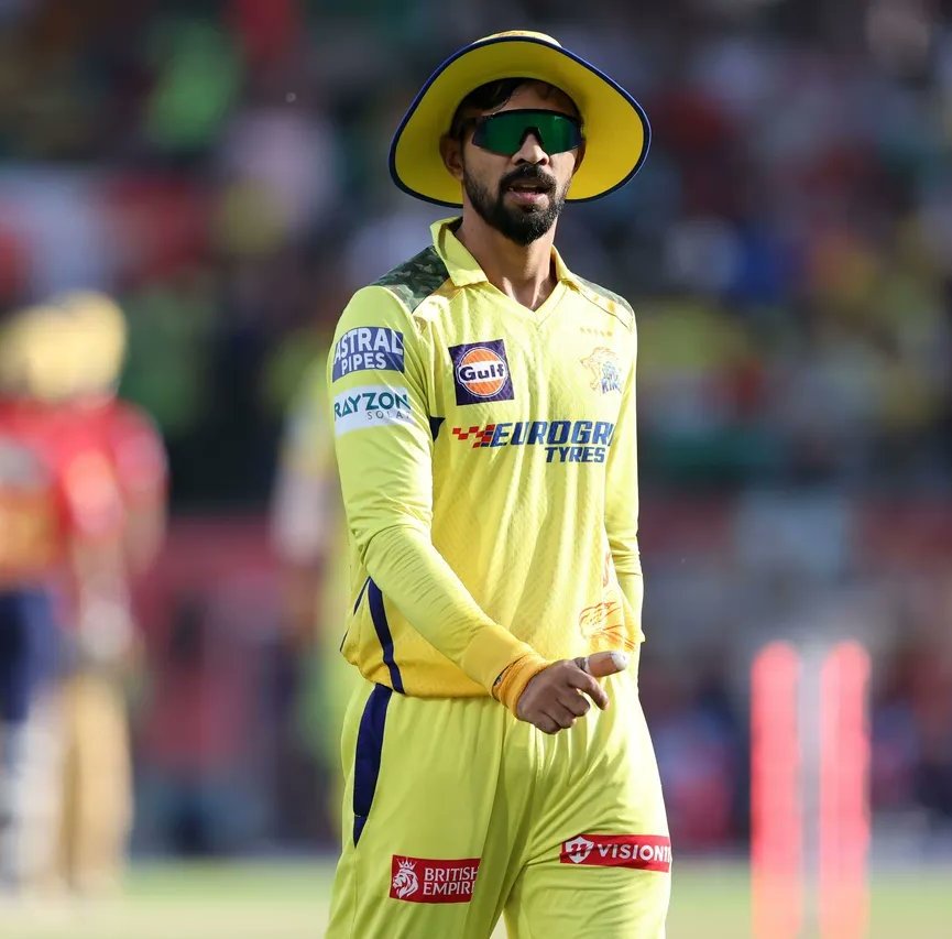 - No Pathirana. - No Mustafizur. - No Chahar. - No Conway. - Lost the toss in 10 games. - Only two batters are in form Still CSK is in the top 4, here Ruturaj Gaikwad deserves a lot of praise👏👏👏👏👏