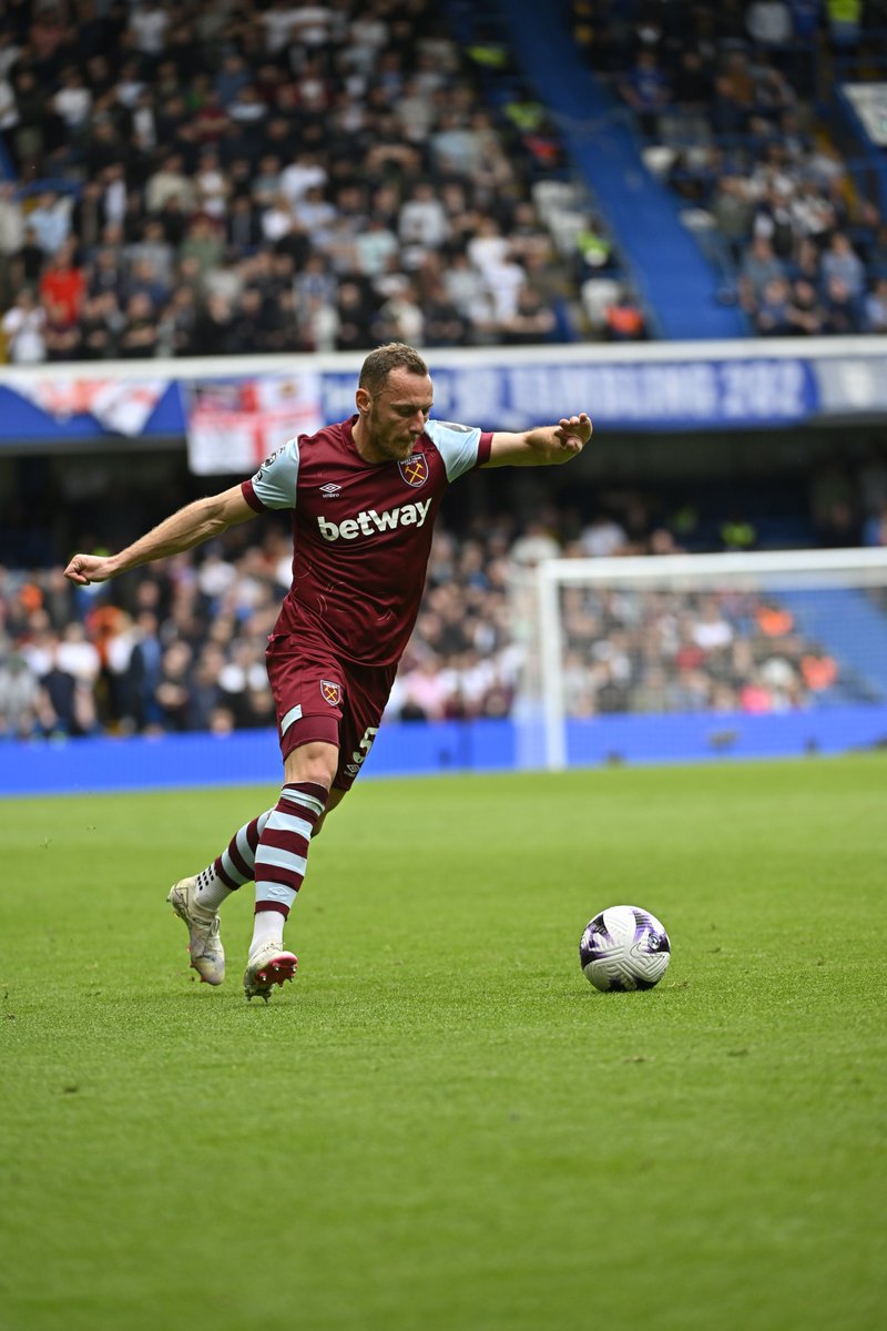 ⏱️ 46' | 🔵 3-0 ⚒️ Comenzó el segundo tiempo. #CHEWHU