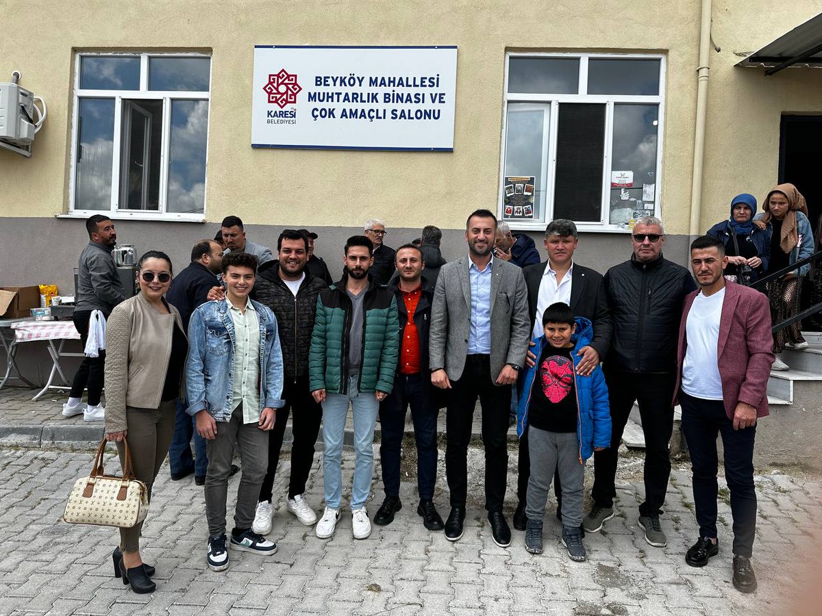 Bugün Deva Partisi Balıkesir İl Başkanlığı olarak Beyköy'de düzenlenen hayır yemeğine katıldık.
Beyköy'ün yeni muhtarı Nazım Koyun'a hayırlı olsun ziyaretinde bulunduk.
Göreve seçilen muhtarımıza başarılar diler, Beyköy'e ve tüm mahalle sakinlerine hayırlı olmasını temenni ederiz