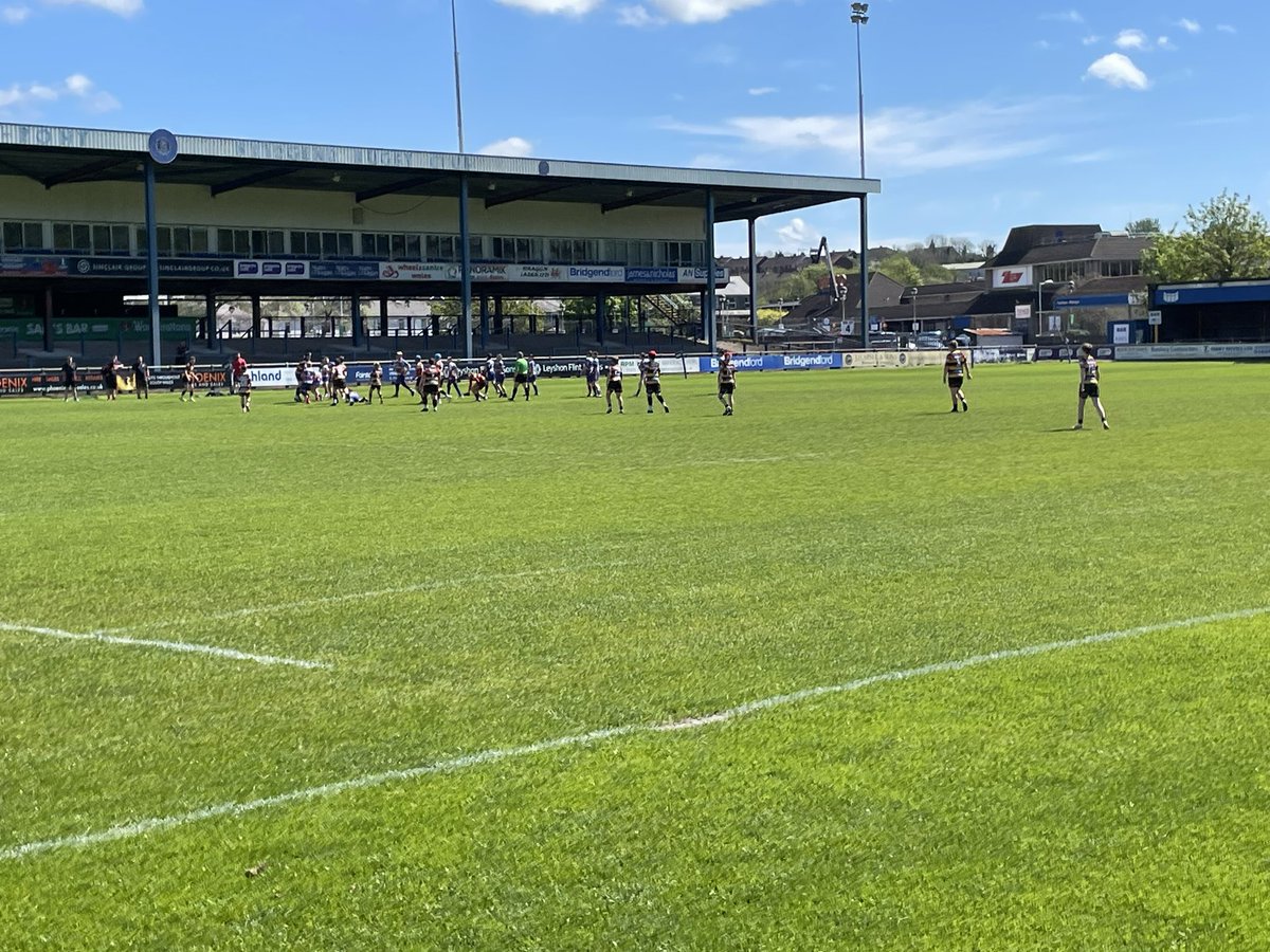 What a day for the u12s of <a href="/AbercraveRFC/">Abercrave RFC</a> yesterday. Great opportunity and experience for them playing on the <a href="/bridgendravens/">Bridgend Ravens</a> Brewery Field on a lovely day prior to the Silver Bowl Final. Congratulations to all involved with the club on a great achievement 👏👏