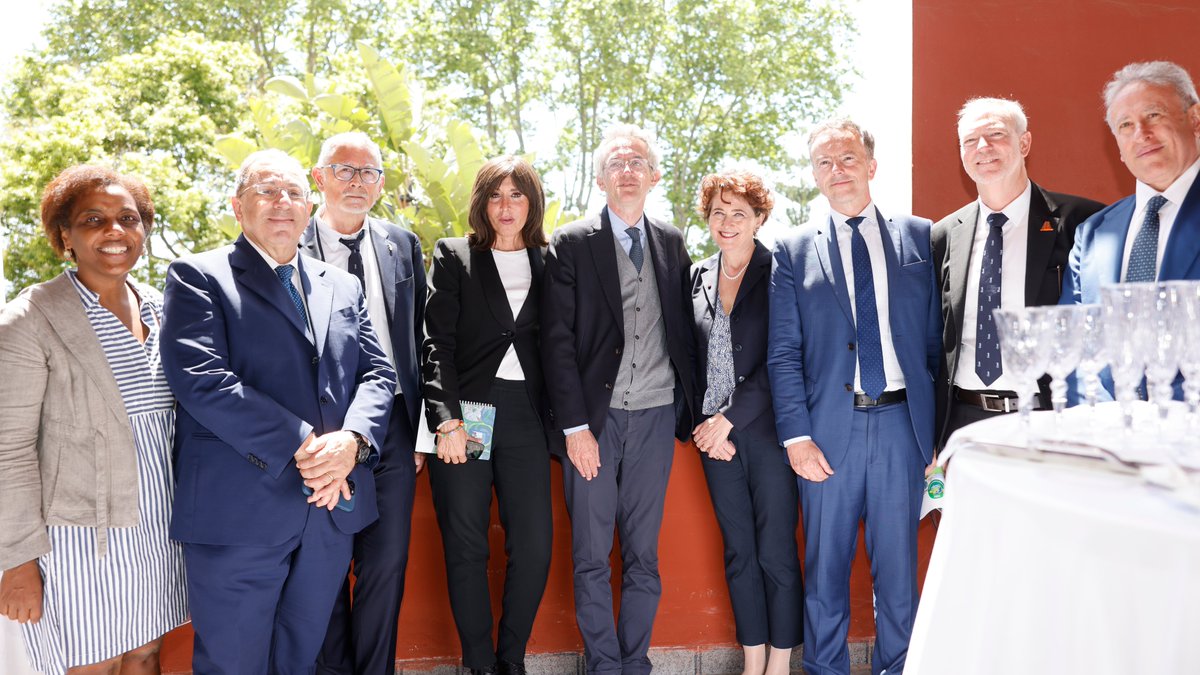 It was a pleasure to host politicians, decision-makers & scientific representatives from Italy, France and the European Commission today! The guests, incl. the Italian Minister of Universities and Research @BerniniAM, had the opportunity to explore #EMBLtrec on land and at sea.