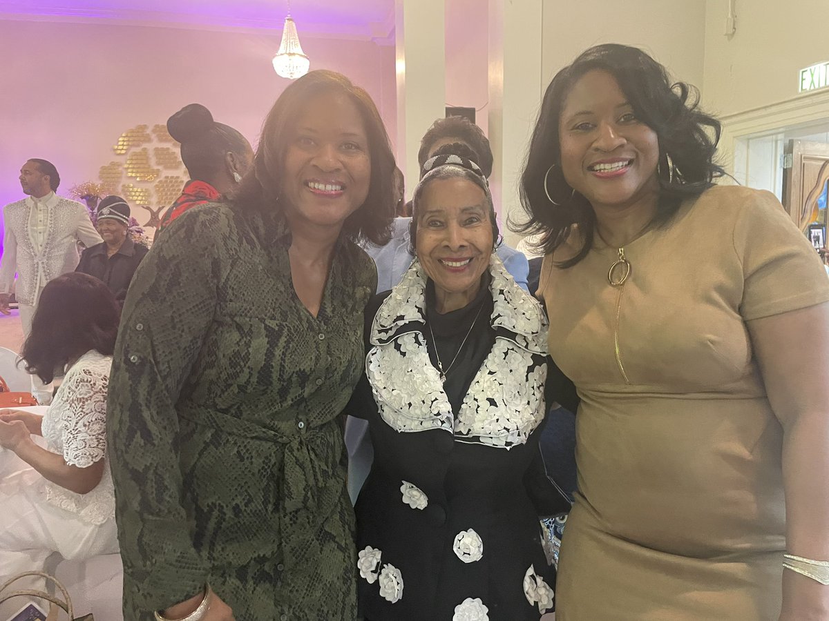 Xernona Clayton exemplifies the true essence of perseverance & determination. Grateful for the wealth of wisdom she shared w/us at the Legendary Women of Excellence Luncheon. If you have not heard of her I encourage you to look her up. #inspired #legacy #changemaker