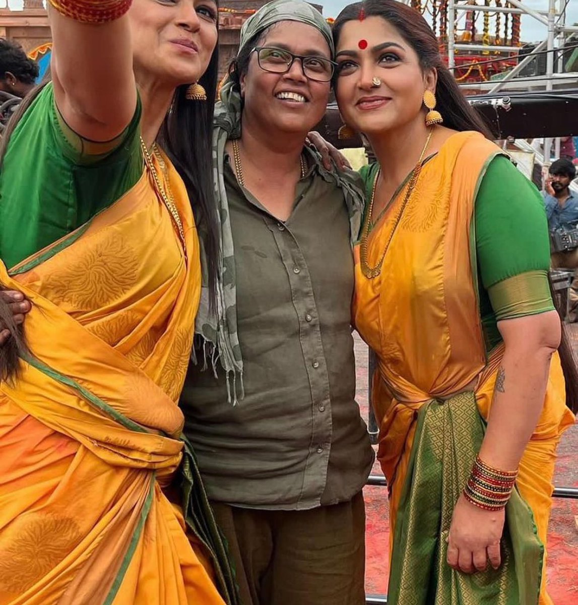 #Aranmanai4 worked big time due to the pre-climax cameo song appearance of @SimranbaggaOffc & @khushsundar choreographed by one and only @BrindhaGopal1 #AmmanSong @hiphoptamizha #SundarC