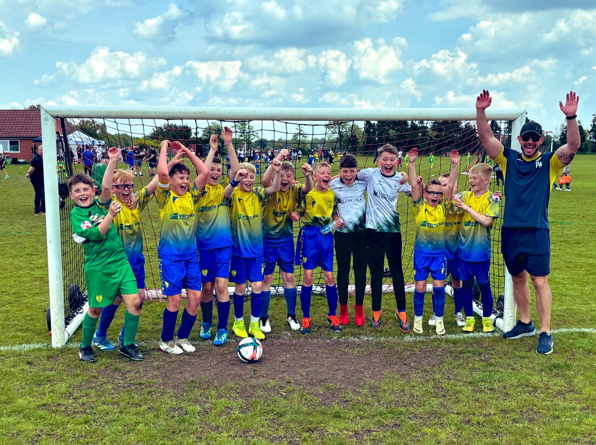 Well done to the @WeAreNavenby u10s winning the @midlincsfooty trophy !!! Tough day but well deserved!! #grassroots