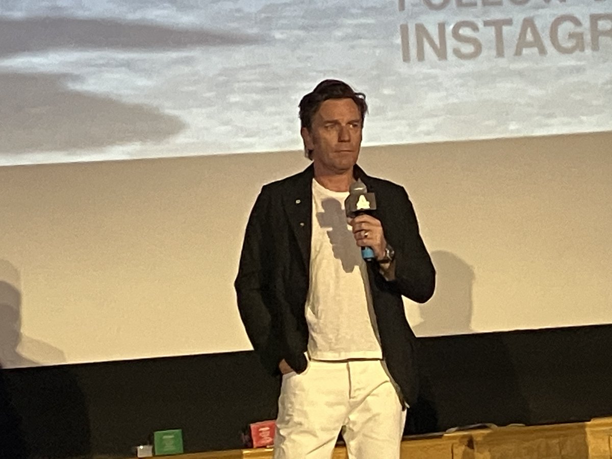Last Night @atlantafilmfest Ewan McGregor showed up to wow the audience at the screening of the 25th anniversary of #PhantomMenace @PlazaAtlanta! What a night! #StarWarsDay2024 #ATLFF #Maythe4thBeWithYou