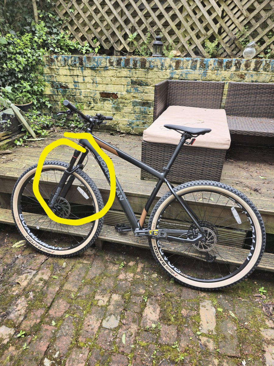 Collected my brand new bike and a mate pointed out @Halfords_uk have dangerously constructed it wrong: wow