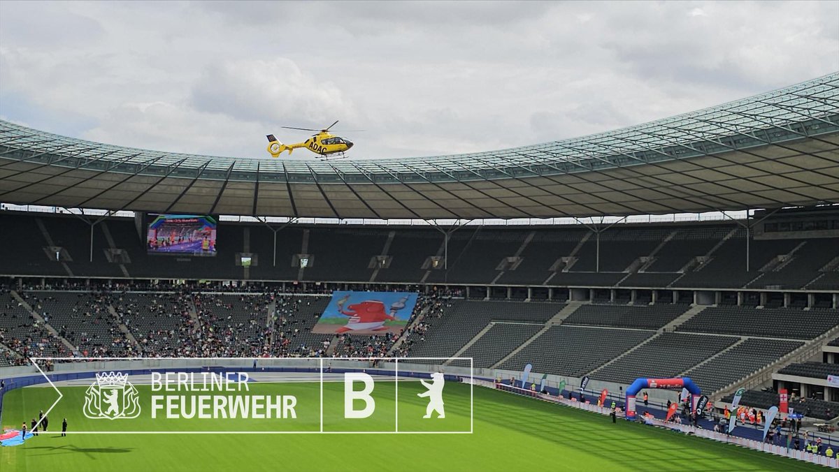 #Rettungskette rettet Leben! 
#Kreislaufstillstand beim #S25Lauf am Zieleinlauf im #Olympiastadion. Sofort waren Helfer und Ärzte von Veranstalter und Sanitätsdienst <a href="/drkzentrum/">DRK Kreisverband Berlin-Zentrum e.V.</a> am Patienten. Erfolgreiche Reanimation, Patient kam mit #RTH in eine Klinik. #goodjob