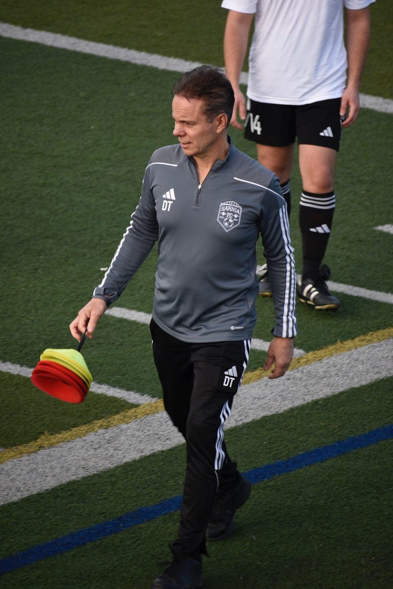 Congratulations to longtime Sarnia FC Coach Dean Troiani on his first win with the Sarnia FC Men’s program! Coach Troiani led the SFC men’s team to a 1-0 win over St. Columban Friday night in their return to WOSL action.