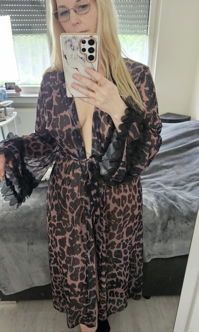 Bademantel oder Pyjama? https://t.co/pHPfw419lW<a href="/tag/bestfans"class="tags"><span>#bestfans</span></a><a href="/tag/milf"class="tags"><span>#milf</span></a><a href="/tag/dicketitten"class="tags"><span>#dicketitten</span></a><a href="/tag/onlyfans"class="tags"><span>#onlyfans</span></a><a href="/tag/ahega"class="tags"><span>#ahega</span></a>