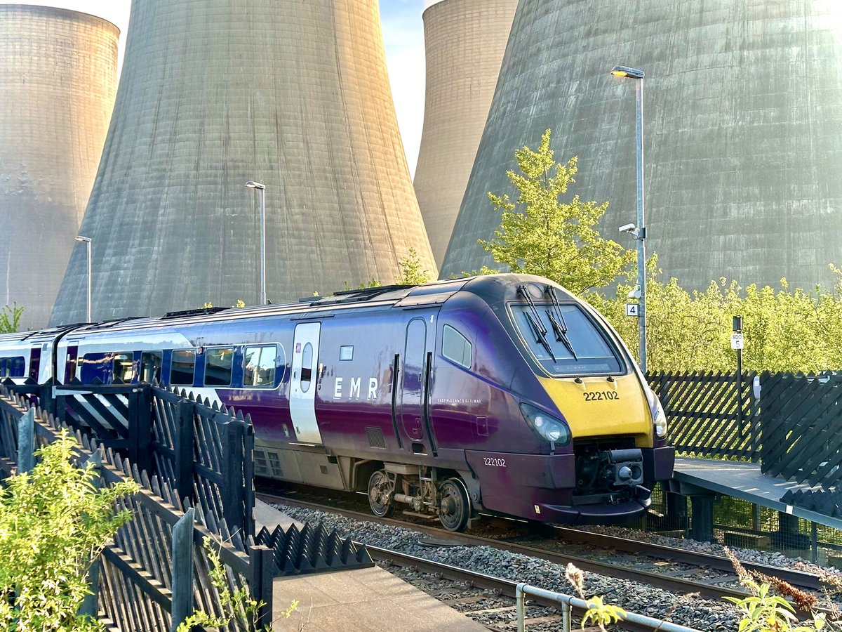 For posterity as the clock is ticking on both Ratcliffe Power Station & ‘Meriden’ services on the #MML Bombardier #Class222 222102 at P4 after working EMR InterCity 5C01 0610 Etches Park Sidings > East Midlands Parkway via Toton Centre & Meadow Lane Jn (aka High Level Goods)