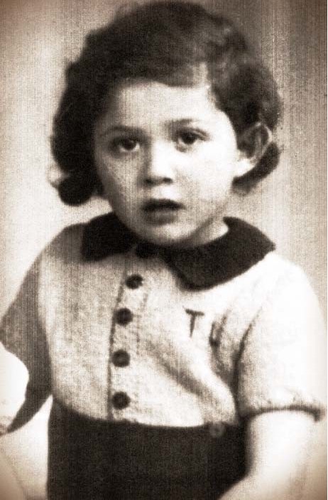 5 maja 1936 | W Paryżu urodził się francuski Żyd Tomy Lachman. Do #Auschwitz dotarł 21 sierpnia 1942 w transporcie 1000 Żydów deportowanych z Drancy. Był wśród 817 osób zamordowanych po selekcji w komorze gazowej.